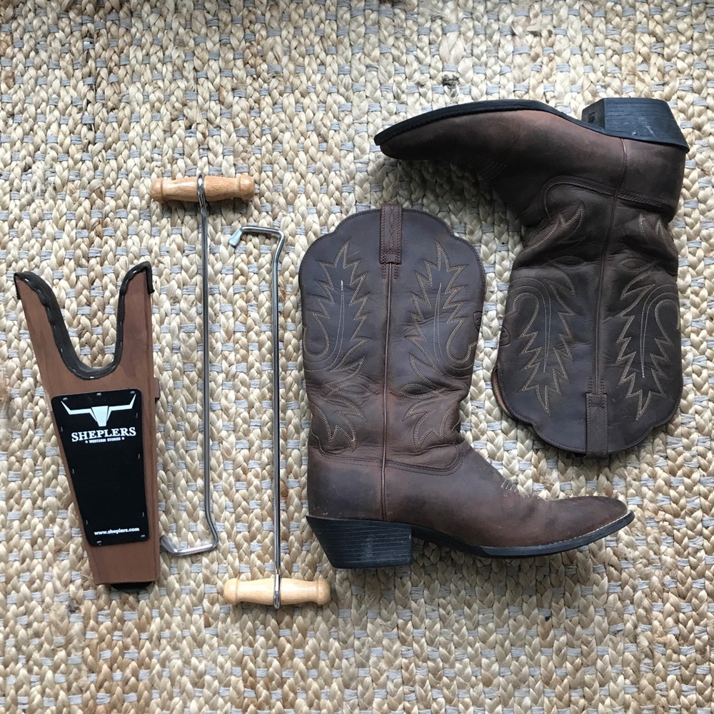Ariat Heritage Boots with Boot Jack and Boot Hooks